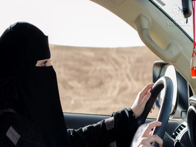كم سعر رخصة القيادة للنساء في السعودية؟