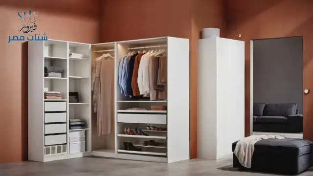 نجار داخل المنزل